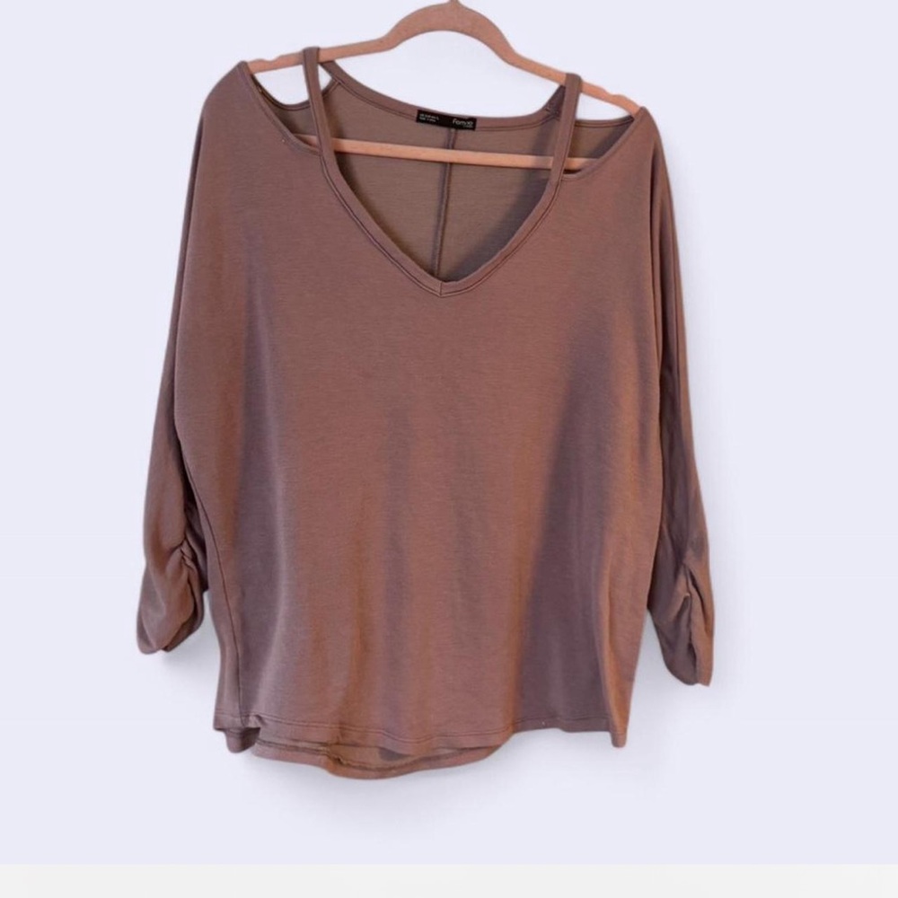Femme by Tresics Cold Shoulder Top | M/L